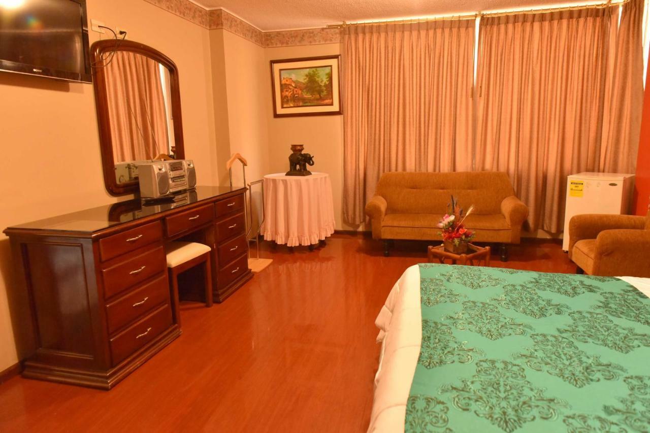 Hotel Makroz Latacunga Buitenkant foto