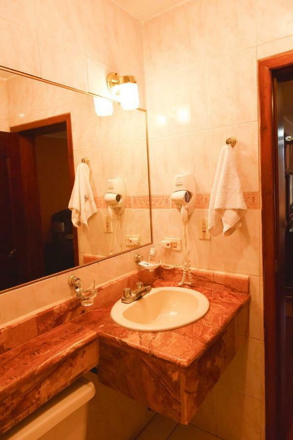 Hotel Makroz Latacunga Buitenkant foto