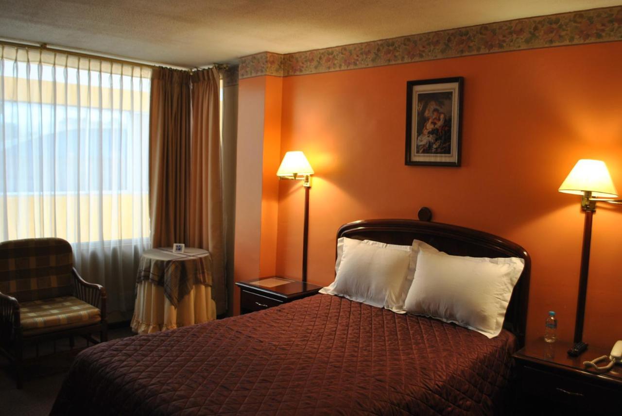 Hotel Makroz Latacunga Buitenkant foto