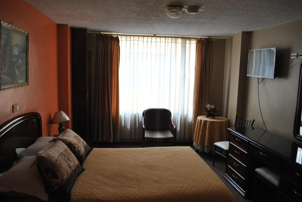 Hotel Makroz Latacunga Buitenkant foto