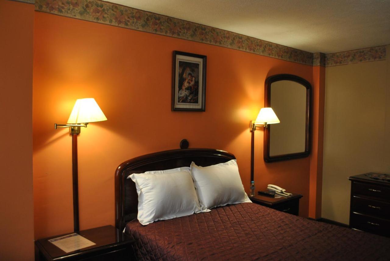 Hotel Makroz Latacunga Buitenkant foto