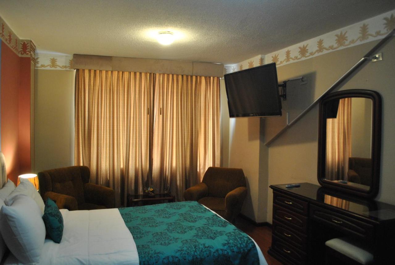 Hotel Makroz Latacunga Buitenkant foto